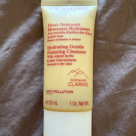 Clarins 7 Piece Skincare Set with Bag - Picture 4 of 9